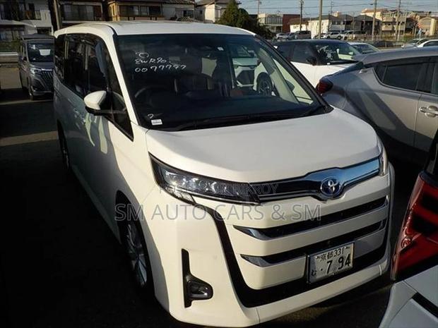 Toyota Noah Hybrid Z Pearl New 2023