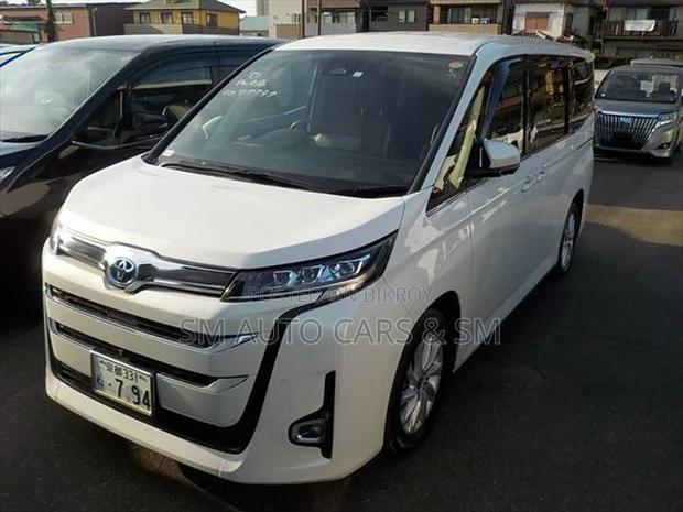 Toyota Noah Hybrid Z Pearl New 2023