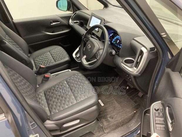 Toyota Voxy SZ Massive Grey 2022