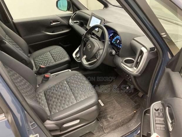 Toyota Voxy SZ Massive Grey 2022