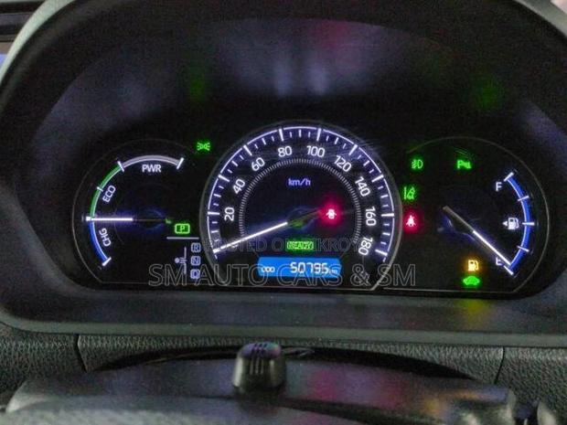 Toyota Esquire Hybrid Gi Premium 2021