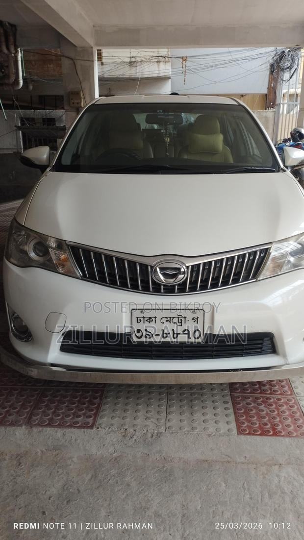 Toyota Axio LUXEL 2012