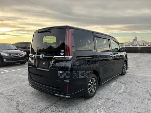 Toyota Esquire GI Premium(TAILORED) 2020