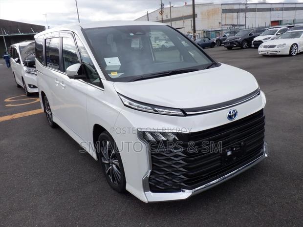 Toyota Voxy Hybrid SZ Pearl New 2023