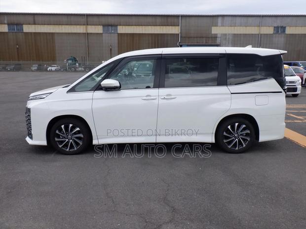Toyota Voxy Hybrid SZ Pearl New 2023