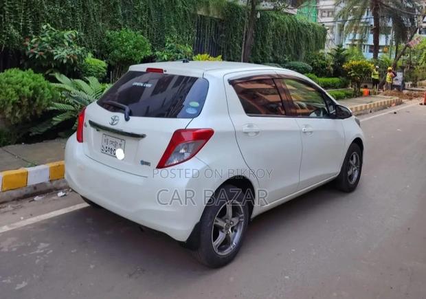 Toyota Vitz G PUSH SMART STOP 2012