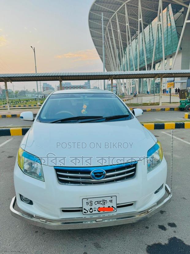 Toyota Axio white 2011