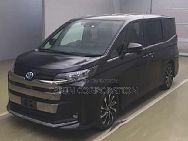 Toyota Noah Hybrid S-Z 4.5 AP 2023