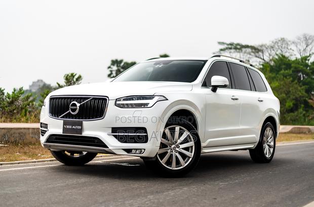 Volvo XC90 T5 Momentum AWD 2019 White
