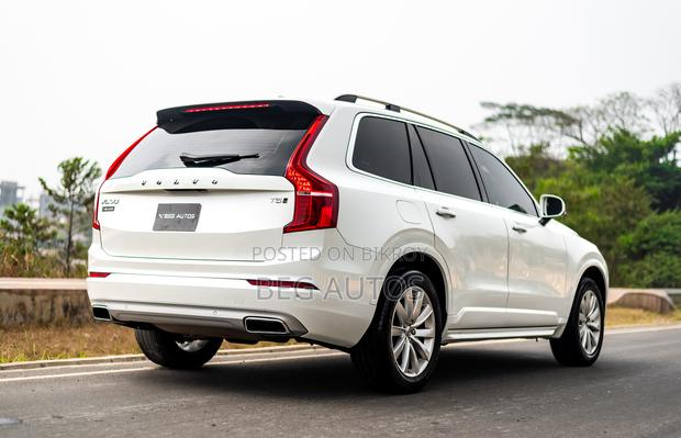Volvo XC90 T5 Momentum AWD 2019 White