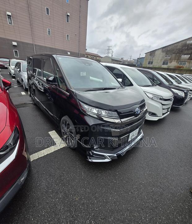 Toyota Noah S-Z Leg rest 5. 6k 2024