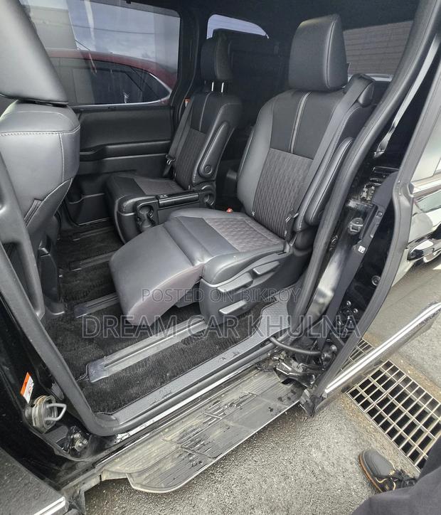 Toyota Noah S-Z Leg rest 5. 6k 2024