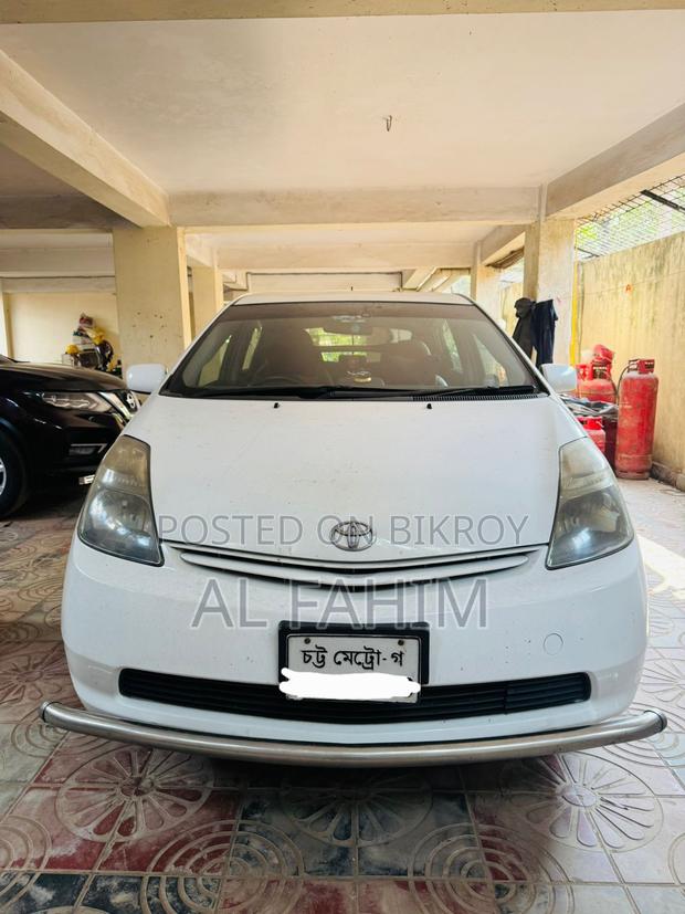 Toyota Prius . 2011