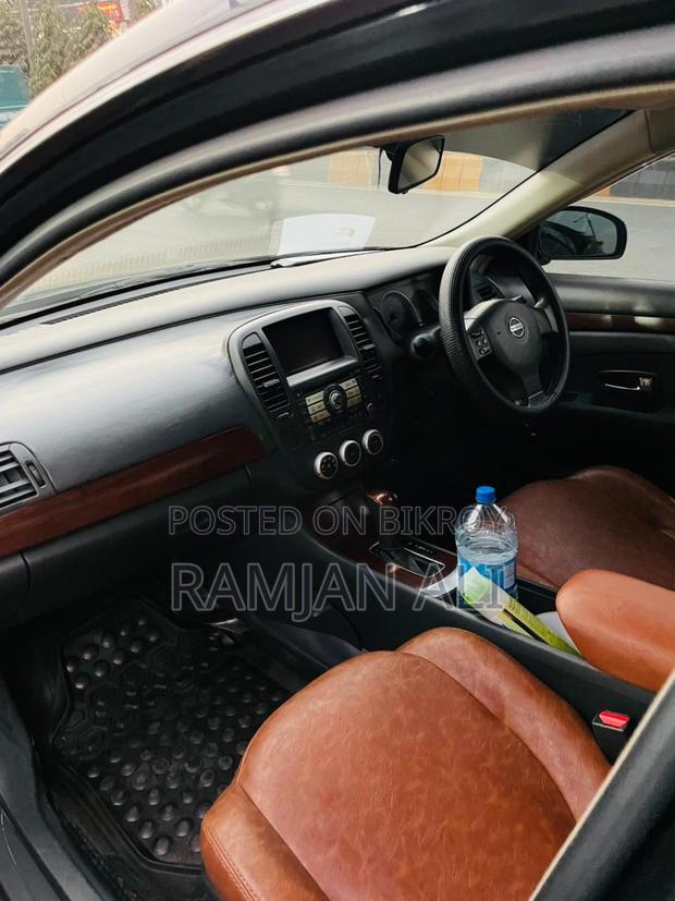 Nissan Bluebird 2006 Black