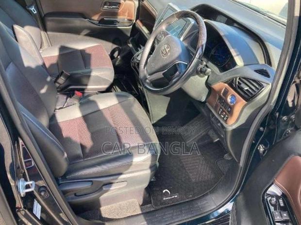 Toyota Esquire GI (MICA BLUE) 2021