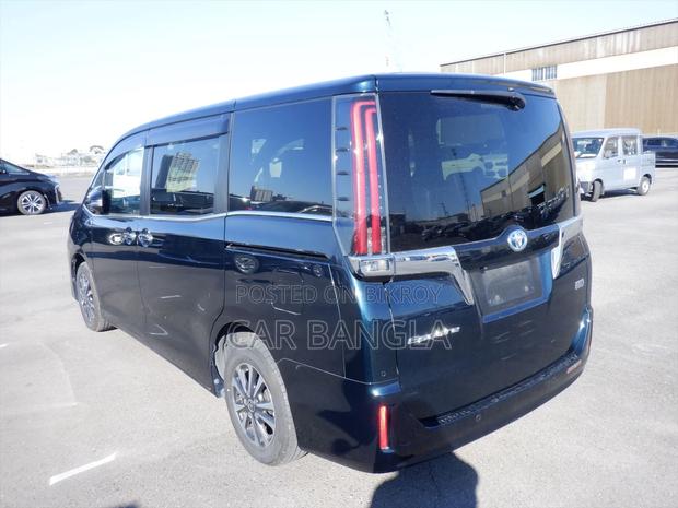 Toyota Esquire GI (MICA BLUE) 2021