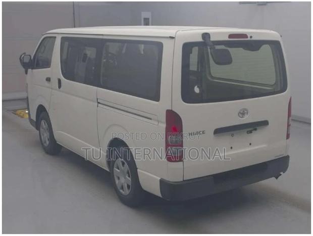 Toyota Hiace DX 2021