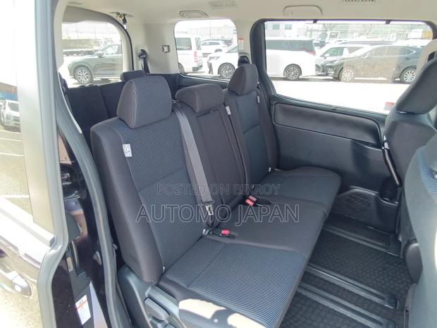Toyota Noah X 2021