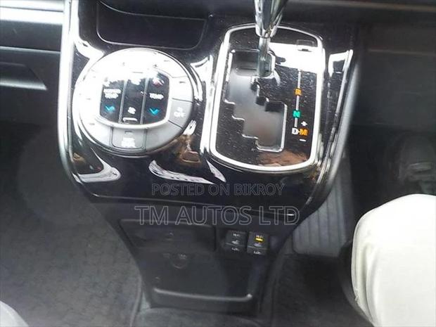 Toyota Noah G-LED 4.0 BROWN 2020