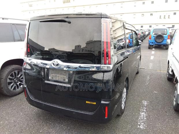 Toyota Noah X 2021