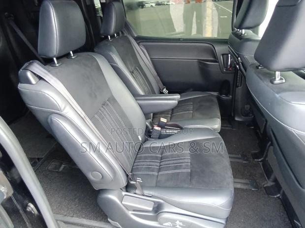 Toyota Esquire Hybrid Gi Premium 2021