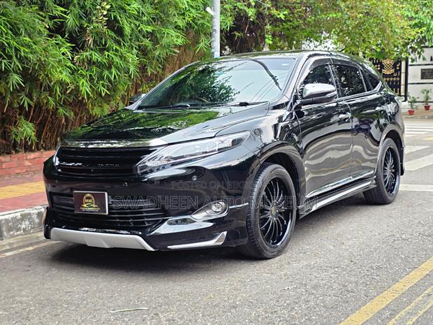 Toyota Harrier Premium 2014