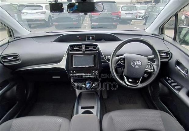 Toyota Prius S HYBRID 2020