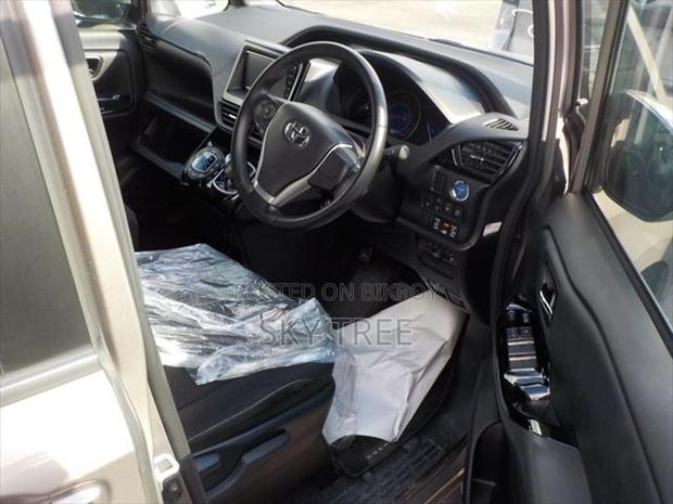 Toyota Noah G Pack. 2021