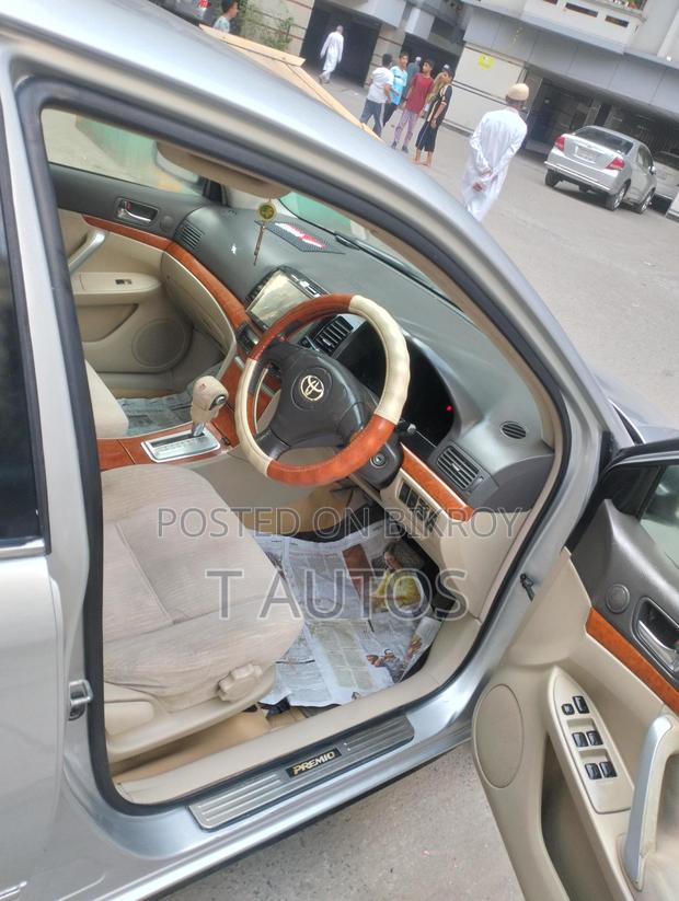 Toyota Premio F 2005