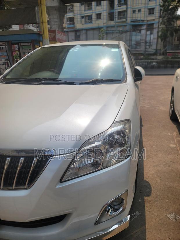 Toyota Premio . 2009