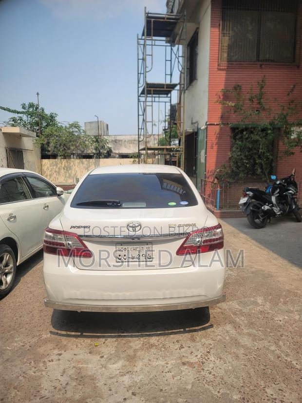 Toyota Premio . 2009