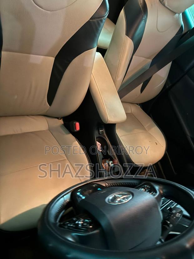 Toyota Prius . 2019