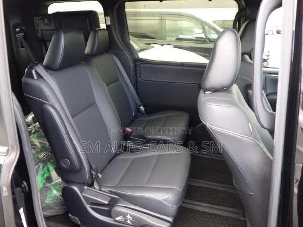 Toyota Esquire Hybrid Gi Black 2021