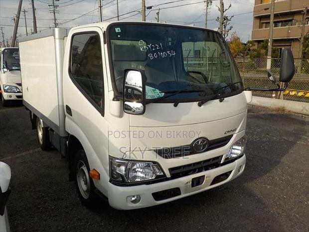 Toyota Dyna Freezer... 2021