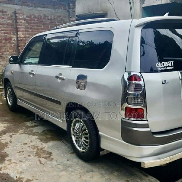 Toyota Succeed . 2011