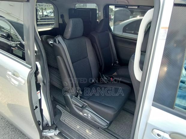 Toyota Noah X 2021