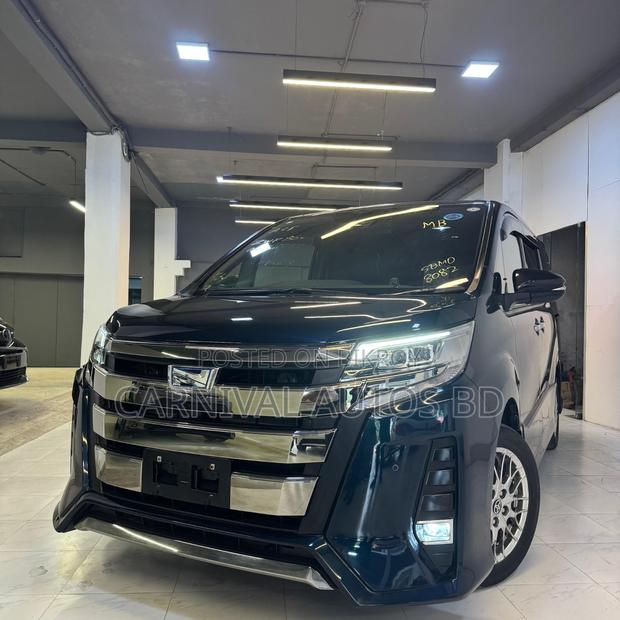 Toyota Noah SI WXB II HYBRID 2020