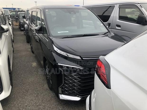 Toyota Voxy Non Hybrid SZ Black 2022