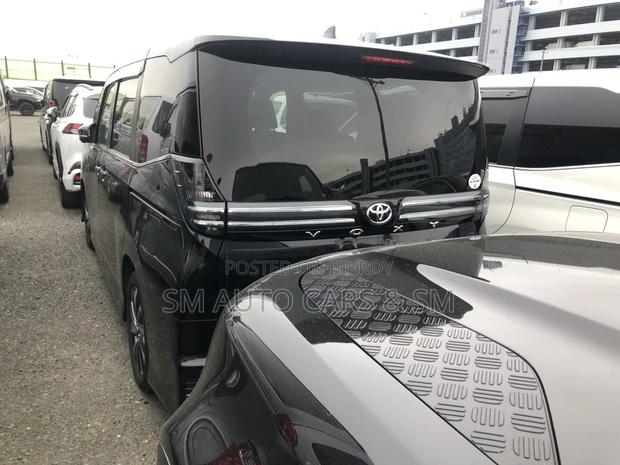 Toyota Voxy Non Hybrid SZ Black 2022