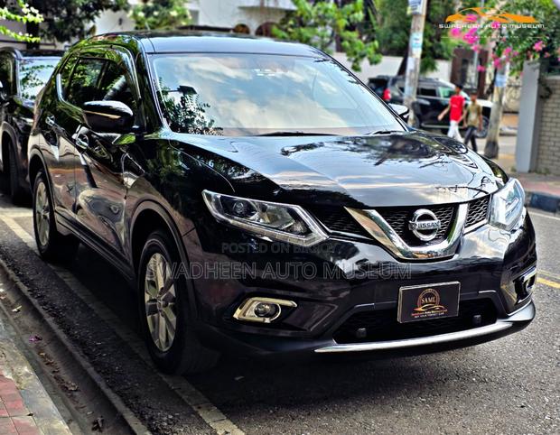 Nissan X-Trail Sunroof & 7 Seat 2012