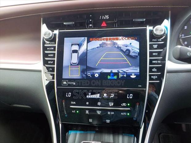 Toyota Harrier Progress Pack. 2020