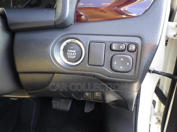 Toyota Premio 2021