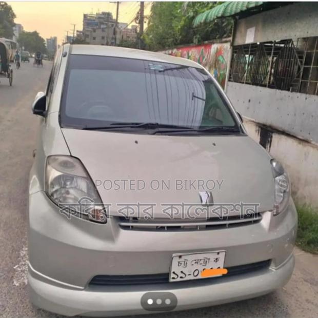 Toyota Passo silver 2005