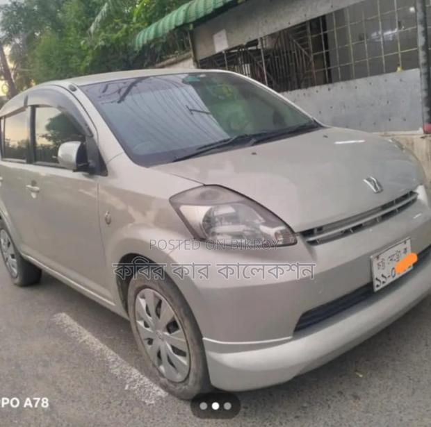 Toyota Passo silver 2005