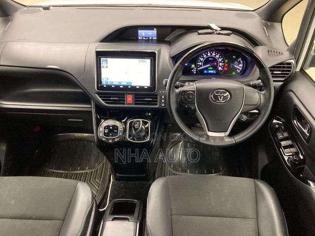 Toyota Noah WXB HYBRID 2021