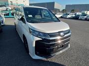 Toyota Noah Hybrid SZ Pearl New 2023 for sale