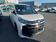 Toyota Noah Hybrid SZ Pearl New 2023 for sale
