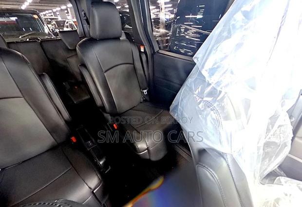 Toyota Voxy Non Hybrid SZ Black 2023