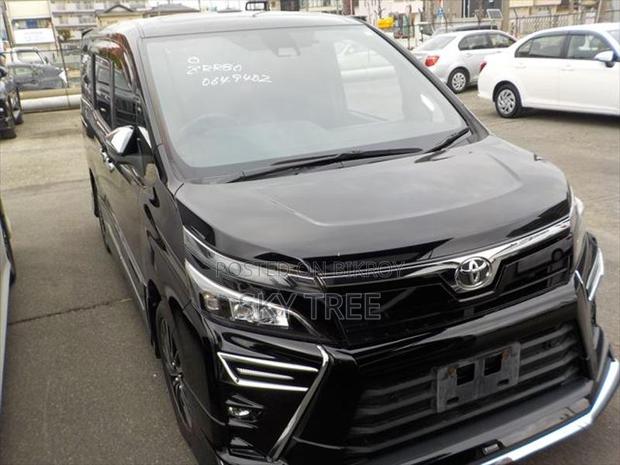 Toyota Voxy ZS Pack. 2020