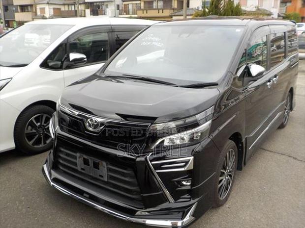 Toyota Voxy ZS Pack. 2020